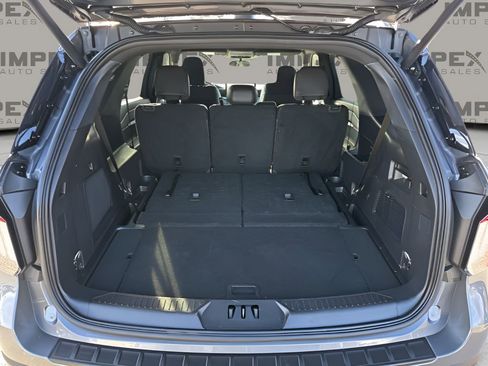 Used 2025 Ford Explorer ST-Line w/ ST-Line Street Pack image 29