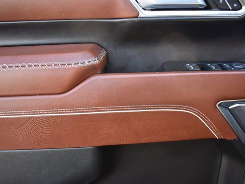 Used 2024 GMC Sierra 2500 Denali Ultimate w/ Max Trailering Package image 11