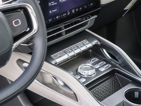 Used 2025 Lincoln Nautilus Premier w/ Equipment Group 102A image 22