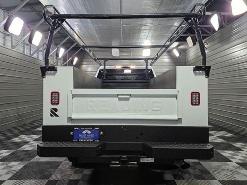 Used 2023 GMC Sierra 2500 Pro w/ Convenience Package image 6