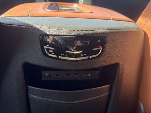 Used 2019 Cadillac Escalade Luxury image 19
