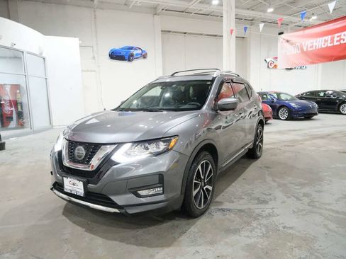 Used 2019 Nissan Rogue SL w/ Premium Package image 4