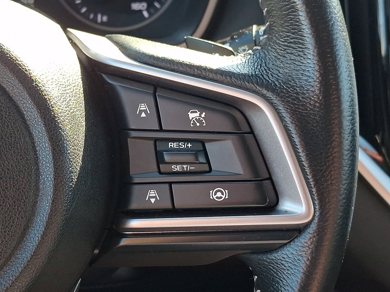 Used 2023 Subaru Ascent Premium w/ Convenience Package AWD/4WD image 22