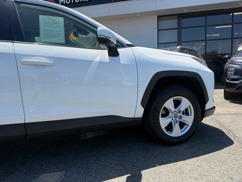 Used 2019 Toyota RAV4 XLE FWD image 13