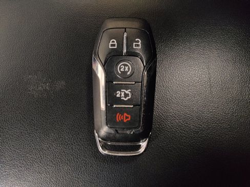 Used 2017 Lincoln MKX Reserve w/ Lincoln MKX Climate Package image 32