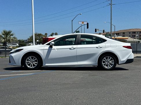 Used 2025 Toyota Camry LE image 2