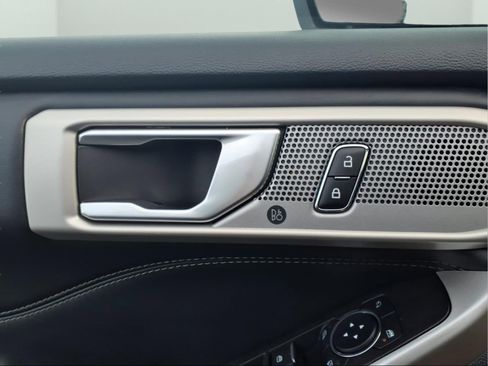 Used 2023 Ford Explorer XLT w/ Equipment Group 202A image 16