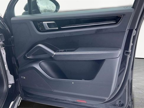 Used 2019 Porsche Cayenne image 29
