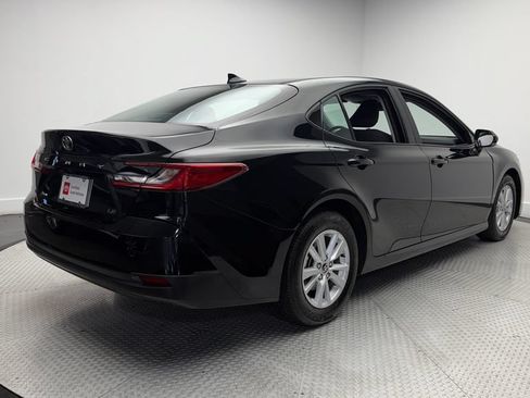 Used 2025 Toyota Camry LE FWD image 32