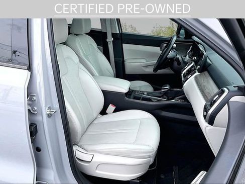 Used 2022 Kia Sorento EX w/ Panoramic Sunroof Package image 7