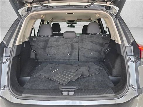 Used 2025 Nissan Rogue SV FWD image 6