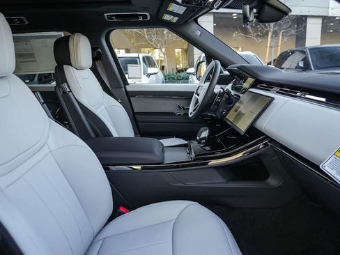 New 2026 Land Rover Range Rover Sport Dynamic SE AWD/4WD image 16