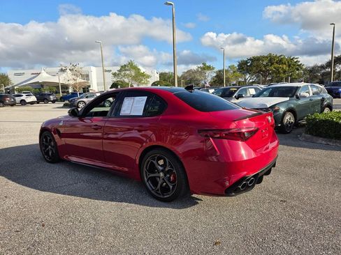 Used 2023 Alfa Romeo Giulia Quadrifoglio image 5