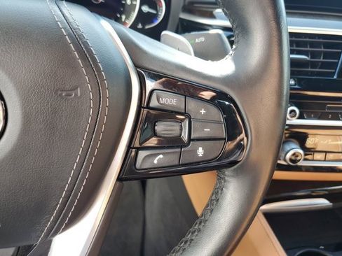 Used 2018 BMW 530i xDrive w/ Premium Package image 32