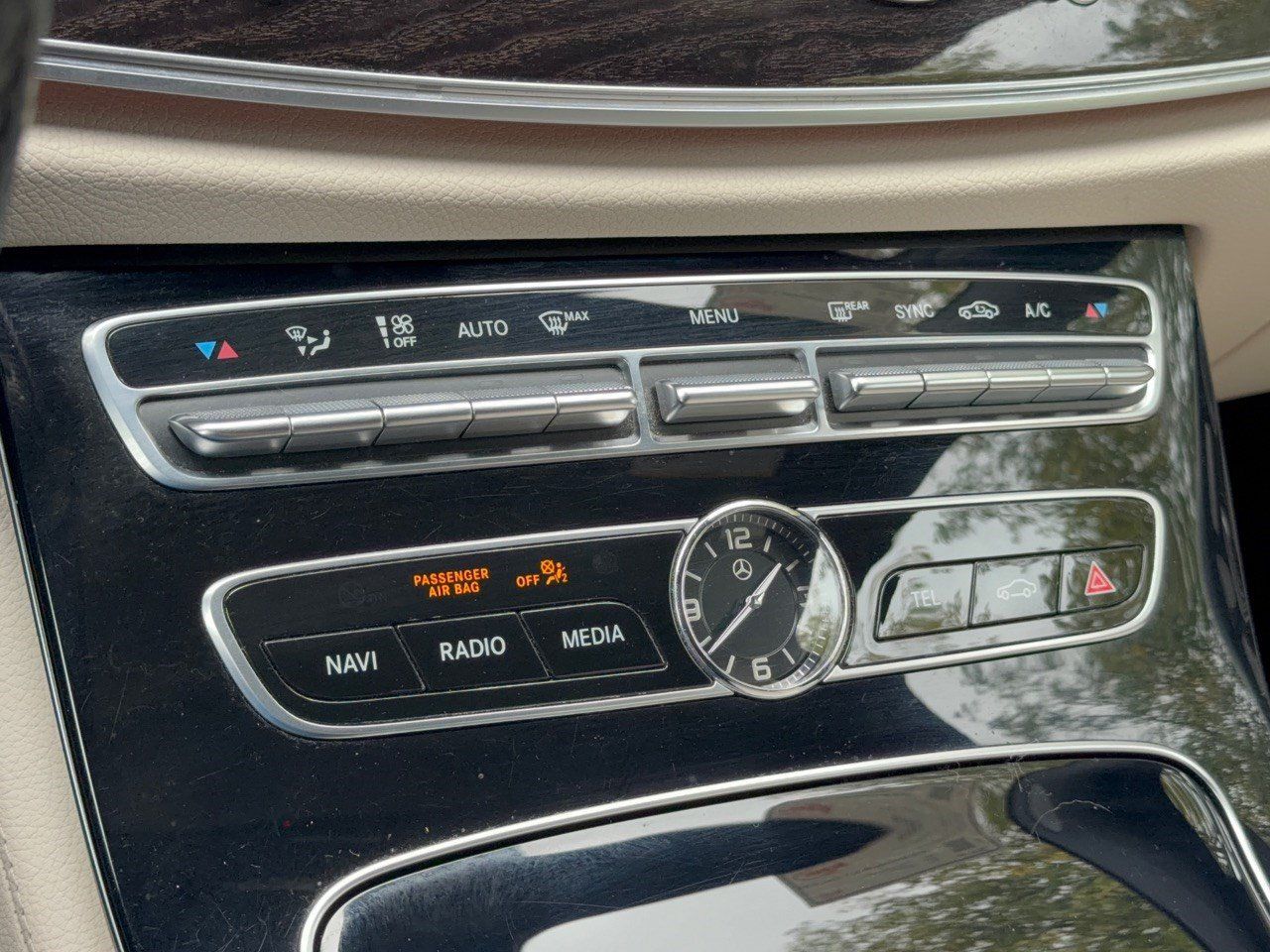 Used 2018 Mercedes-Benz E 400 4MATIC Wagon image 22