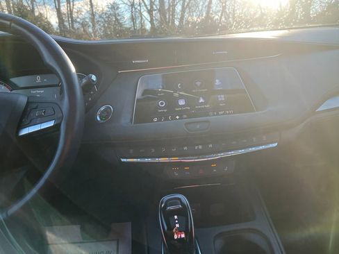 Used 2023 Cadillac XT4 Luxury w/ Cold Weather Package image 25