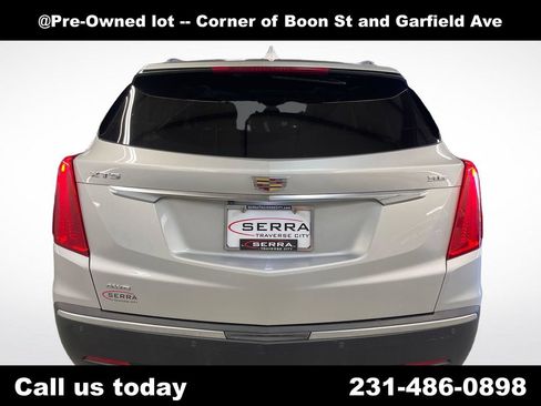 Used 2018 Cadillac XT5 Premium Luxury AWD/4WD image 4