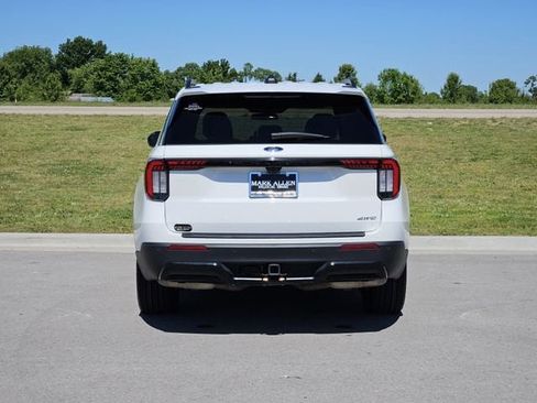 Used 2025 Ford Explorer ST-Line w/ ST-Line Street Pack AWD/4WD image 6