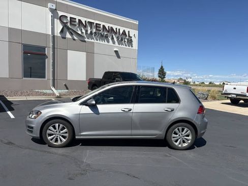 Used 2015 Volkswagen Golf TDI S FWD image 3