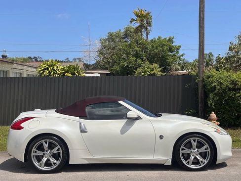 Used 2012 Nissan 370Z Touring w/ Sport Pkg RWD image 3