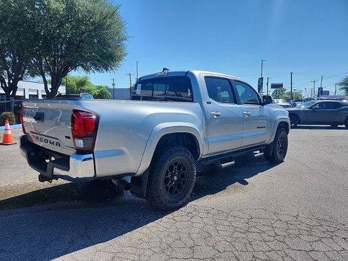 Used 2022 Toyota Tacoma SR5 RWD image 3