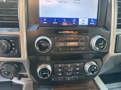 Used 2019 Ford F150 Lariat w/ Equipment Group 502A Luxury image 19