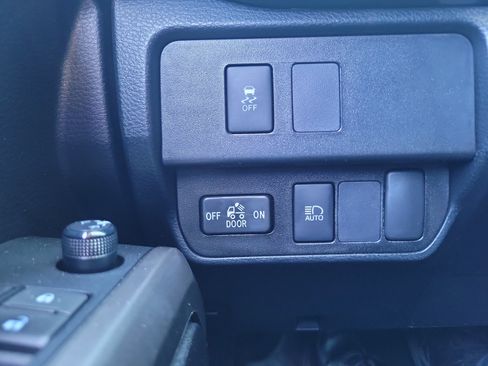Used 2021 Toyota Tacoma SR5 RWD image 29