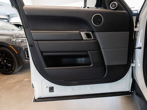 Used 2019 Land Rover Range Rover Sport HSE Dynamic AWD/4WD image 17