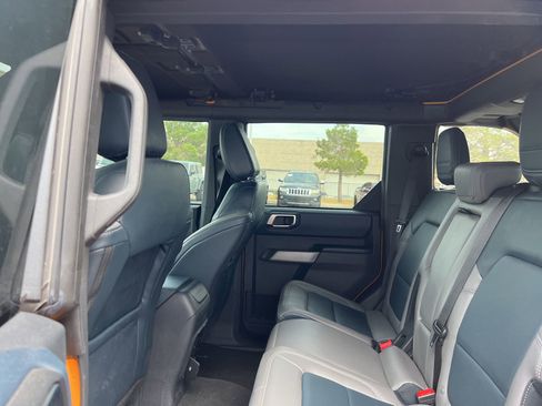 Used 2022 Ford Bronco Outer Banks AWD/4WD image 25