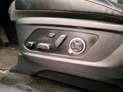 Used 2024 Hyundai Palisade Calligraphy image 18