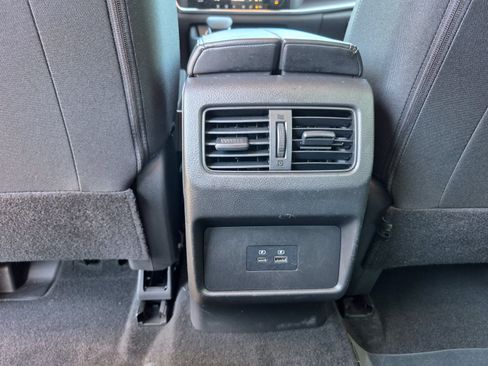 Certified 2023 Nissan Rogue SV FWD image 16