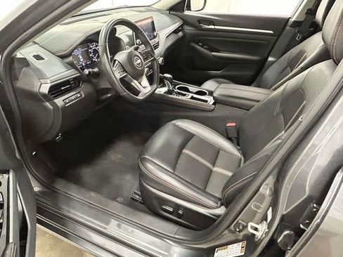Used 2024 Nissan Altima 2.5 SR FWD image 11