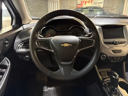 Used 2017 Chevrolet Cruze LS FWD image 11