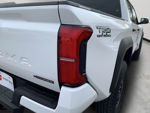 New 2025 Toyota Tacoma TRD Off-Road AWD/4WD image 29