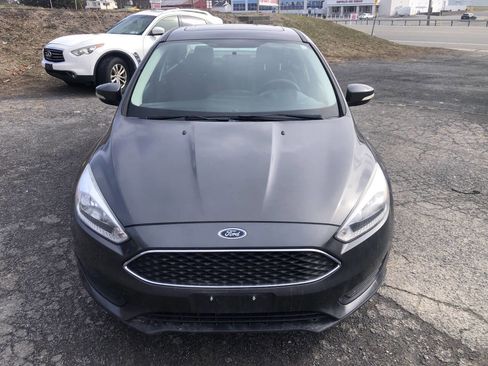 Used 2015 Ford Focus SE image 3