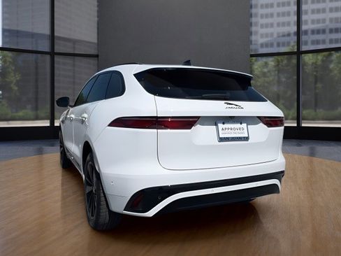 Used 2025 Jaguar F-PACE R-Dynamic S image 7