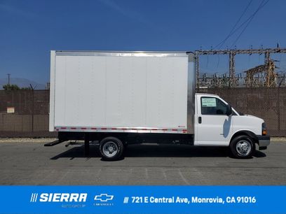 New 2026 Chevrolet Express 3500 w/ Power Convenience Package