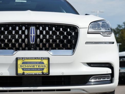 Used 2022 Lincoln Aviator Grand Touring w/ Equipment Group 301A image 9