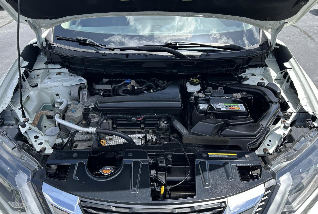 Used 2017 Nissan Rogue SV AWD/4WD image 20
