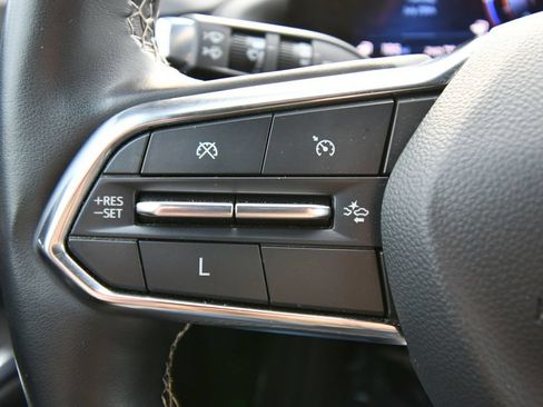 Used 2024 Chevrolet Traverse LT AWD/4WD image 22