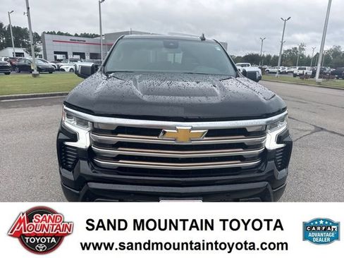 Used 2022 Chevrolet Silverado 1500 High Country w/ High Country Premium Package image 8