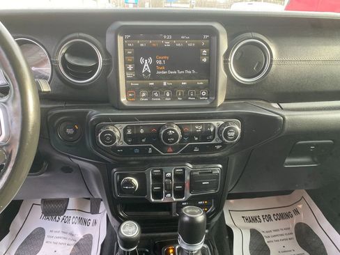 Used 2023 Jeep Wrangler Sahara w/ Cold Weather Group image 20