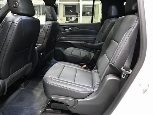 New 2026 Chevrolet Traverse LT w/ Sun and Wheel Package image 11