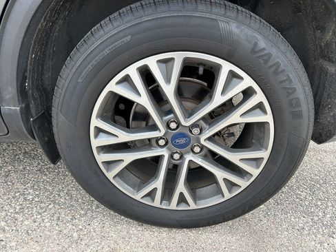 Used 2020 Ford Escape SEL image 18