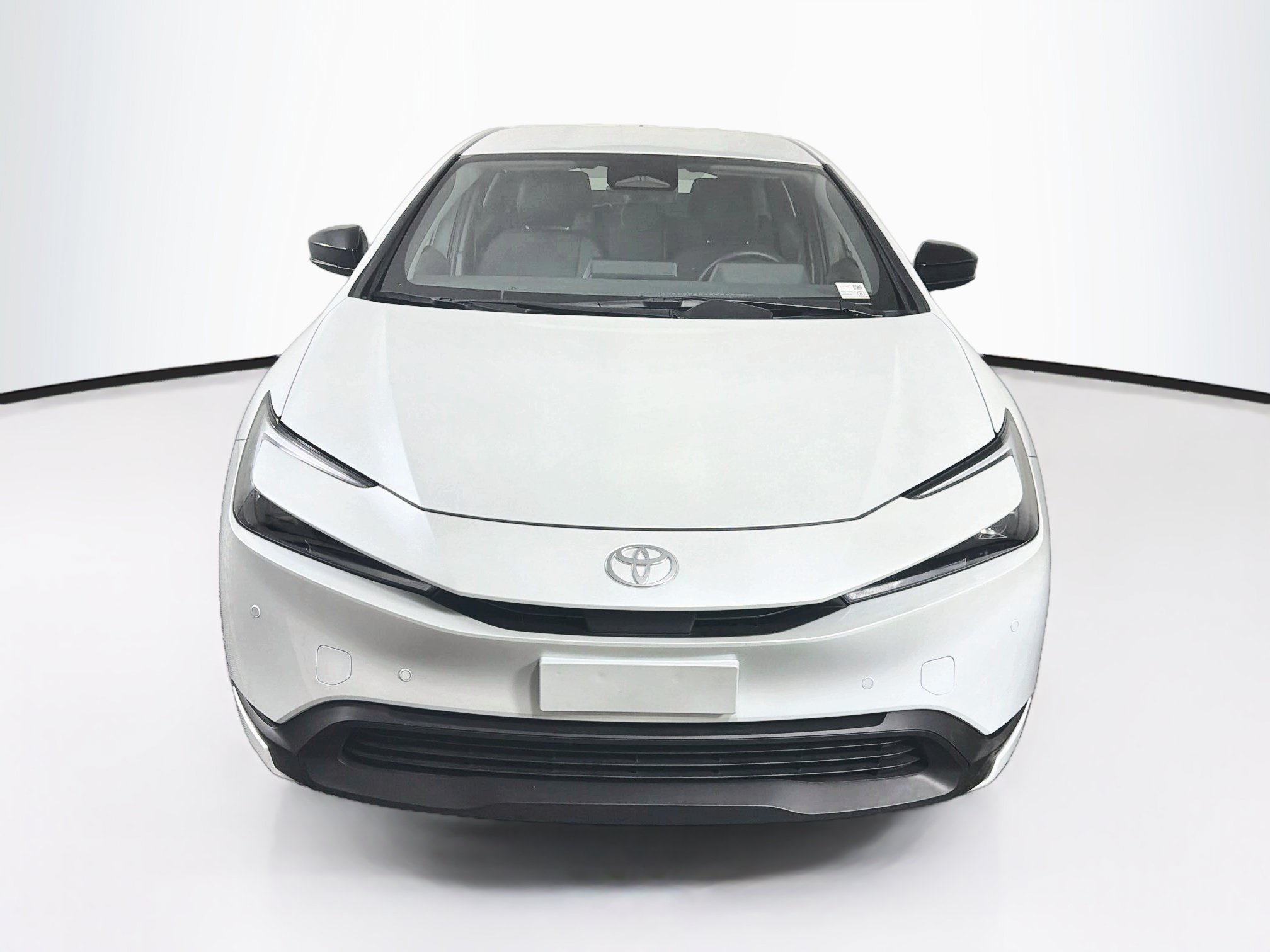 Used 2026 Toyota Prius LE FWD image 2