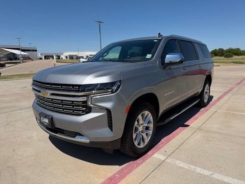 Used 2024 Chevrolet Suburban Premier w/ Premium Package RWD image 8