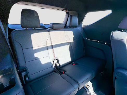 Used 2024 Chevrolet Traverse RS image 26