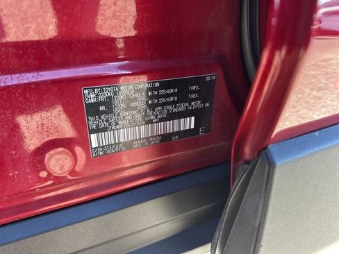 Used 2019 Toyota RAV4 Limited image 38