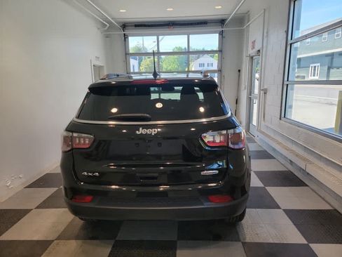 Used 2022 Jeep Compass Latitude w/ Convenience Group AWD/4WD image 4