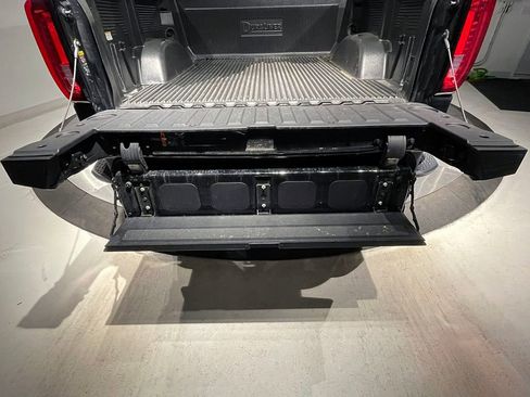 Used 2026 GMC Sierra 1500 SLT image 5